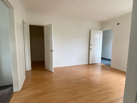 2nd image of 5920 Melrose Ave #5924-6