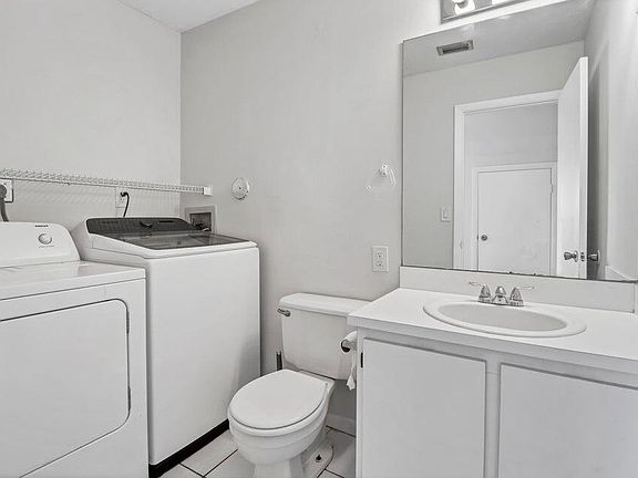 2nd image of 5105 Pier Dr