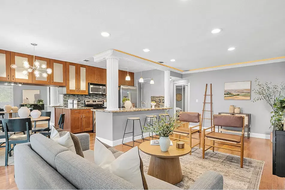 2 bed, 880 sqft, $1,900 — Photo 4