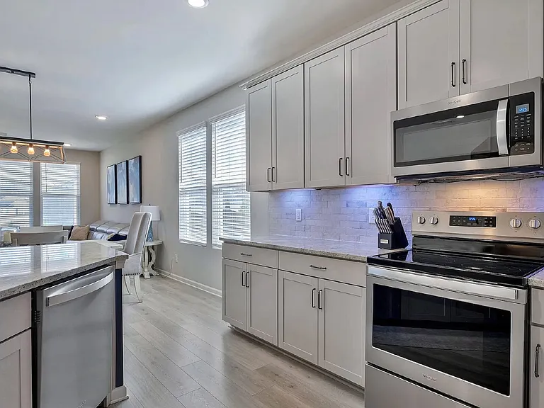 5040 Sunflower Ln — Photo 9