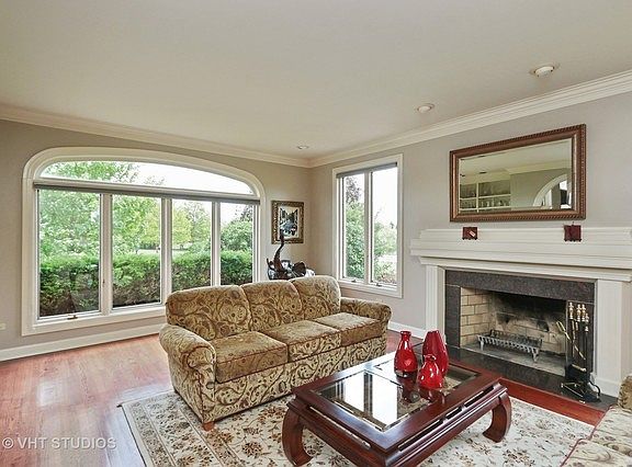 3rd image of 37310 N Fox Hill Dr