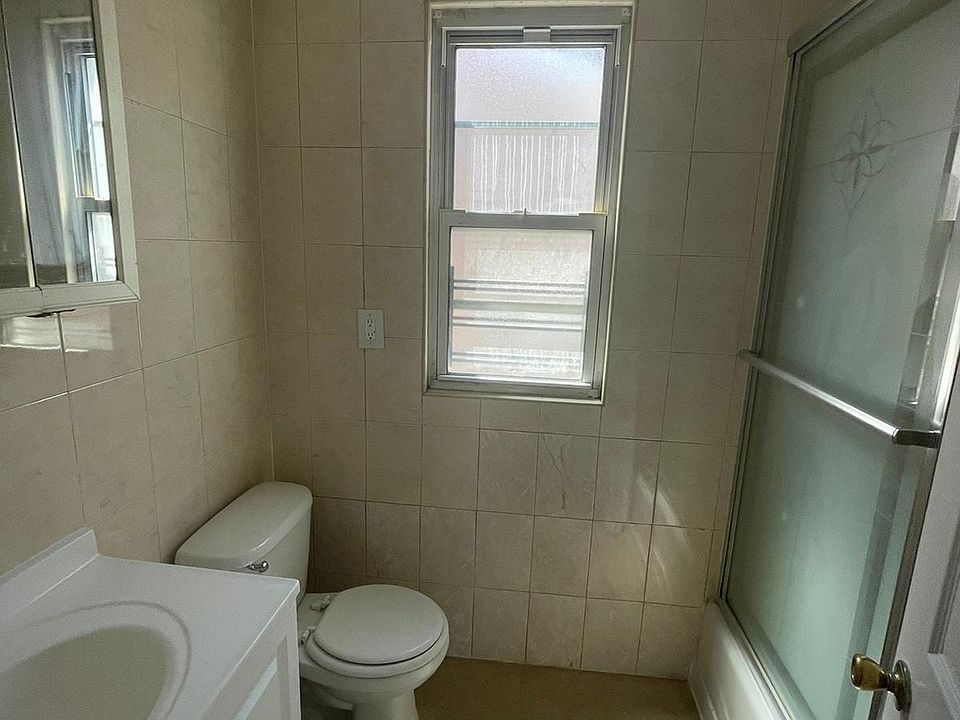 2nd image of 5995 58th Ave