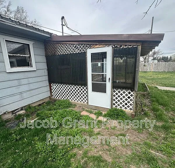 4590 N 15 E — Photo 18