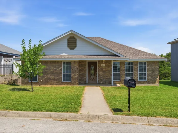 2323 Jodi Ln, Gainesville, TX 76240
