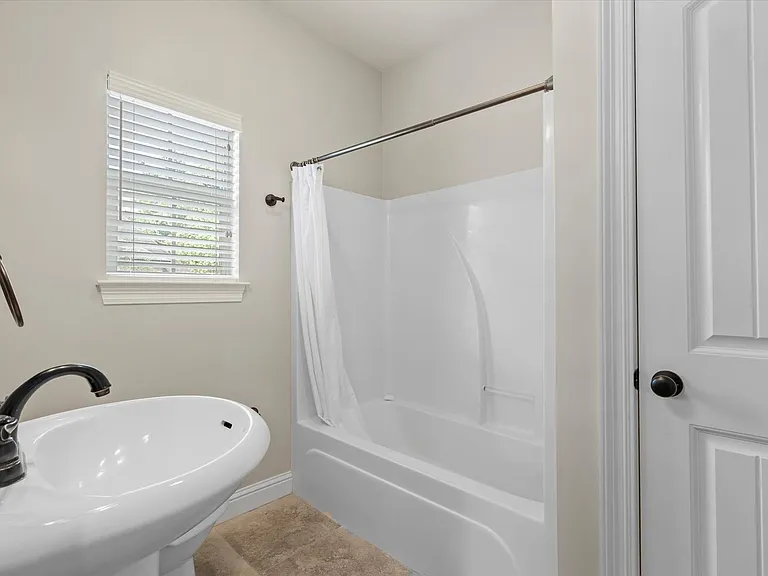 1056 Linlen Ave — Photo 17