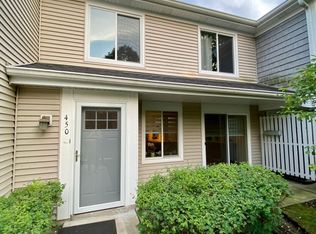 450 Kennedy Pl, Vernon Hills, IL