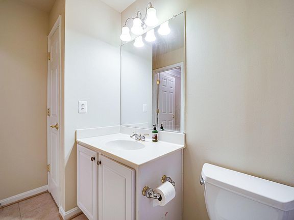 3rd image of 7110 Mason Grove Ct #28