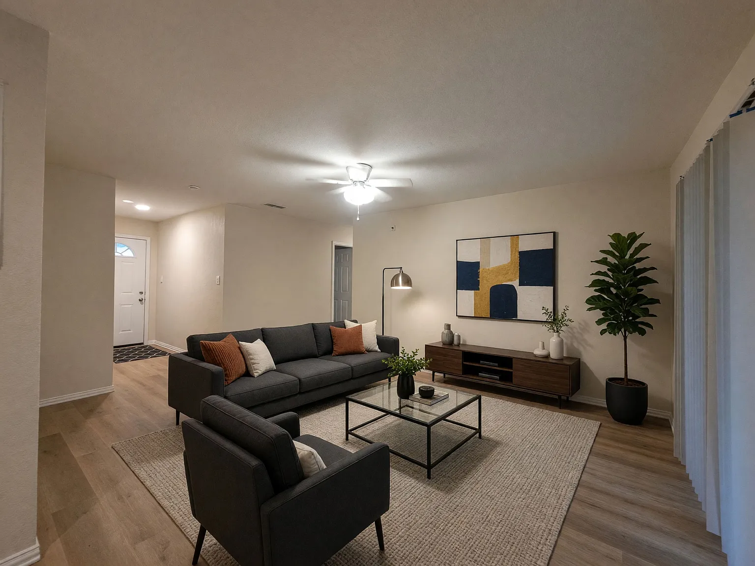 26037 - 104 E Eggleston - 1 — Photo 1