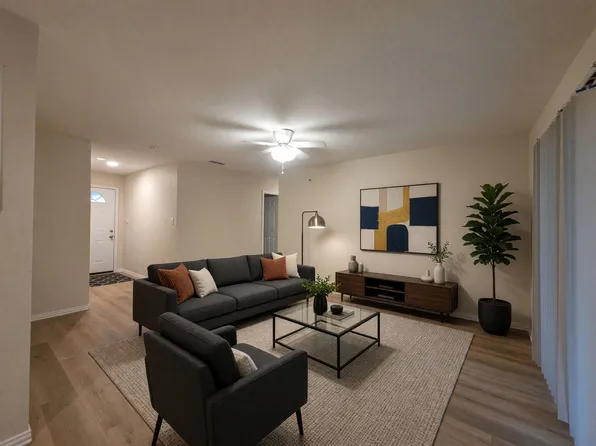 104 E Eggleston St, Manor, TX 78653