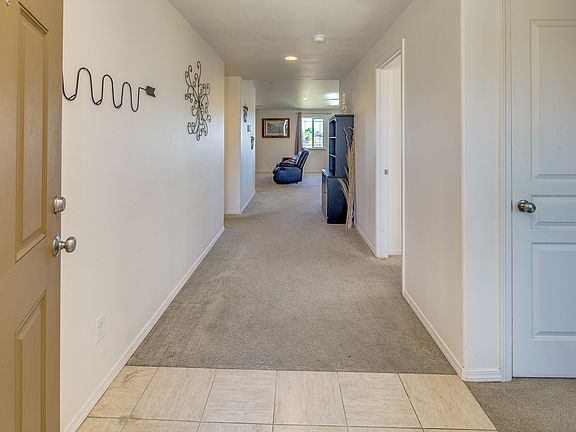 4th image of 778 NW Green Forest Cir