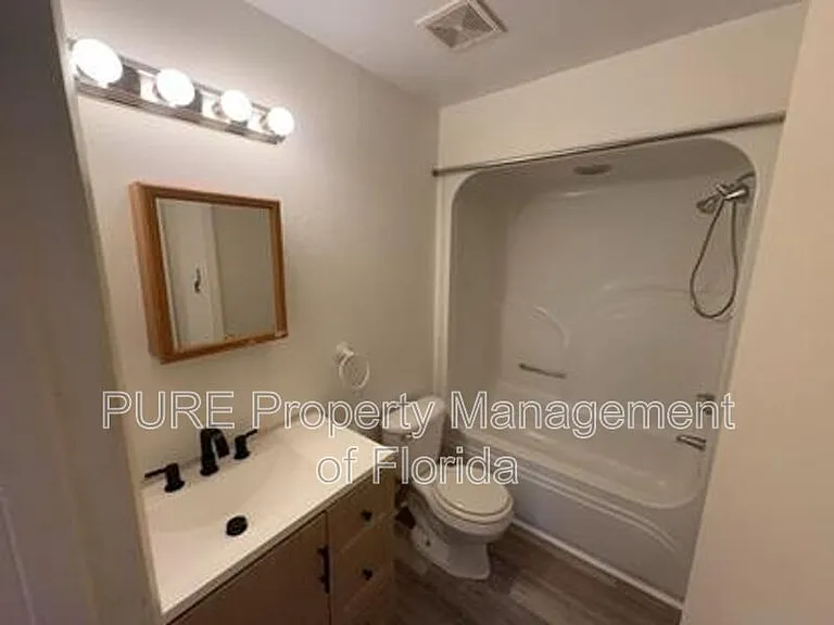 595 NW 100th St #B — Photo 27