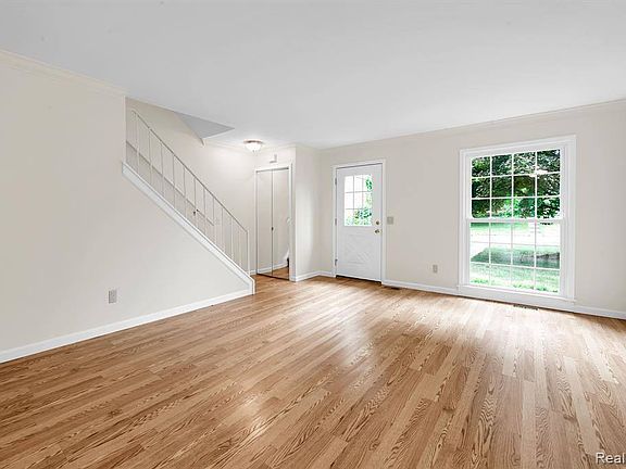 5th image of 1322 Brook Ln