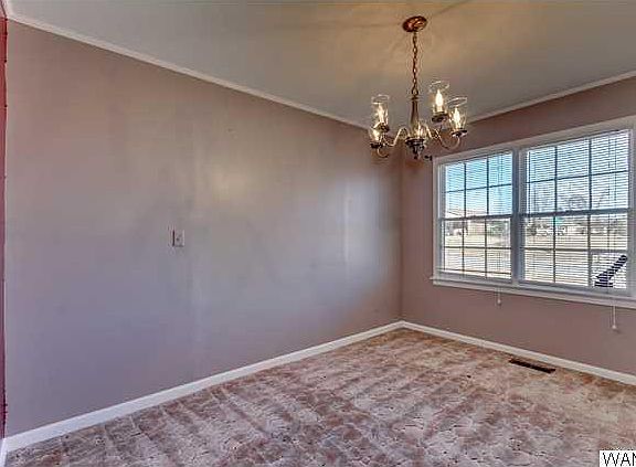 4th image of 4443 1st Pl NE
