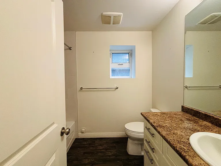 2629 E 6th Ave — Photo 21