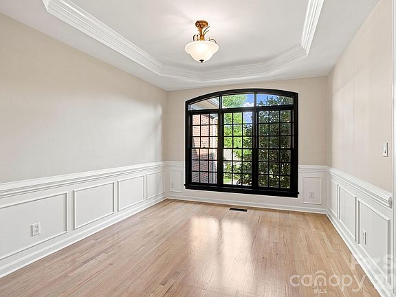 3rd image of 5111 Downing Creek Dr