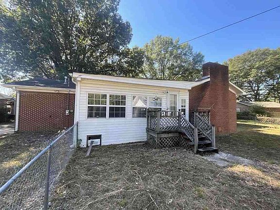 4th image of 620 Holland Ct SW