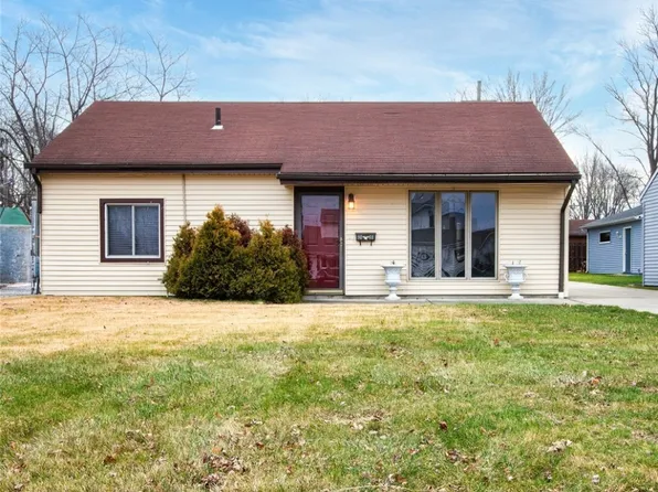 9068 Lake Overlook Dr, Mentor, OH 44060