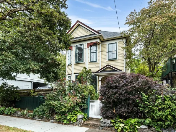 962 Fairfield Rd, Victoria, BC V8V 3A4