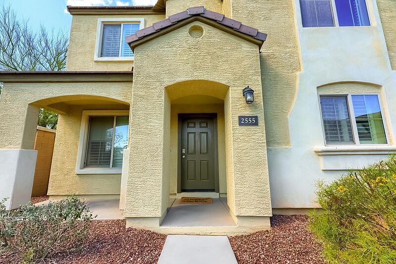 1st image of 2555 E Vermont Dr