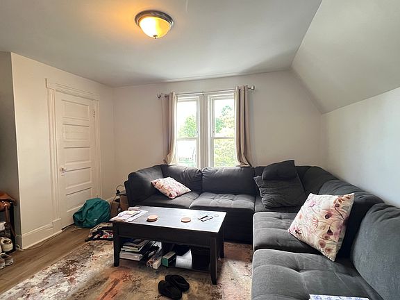 3rd image of 19 Nelson St #6