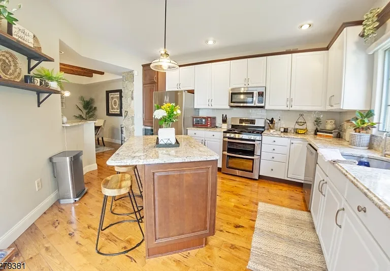 78 Kent Dr — Photo 6