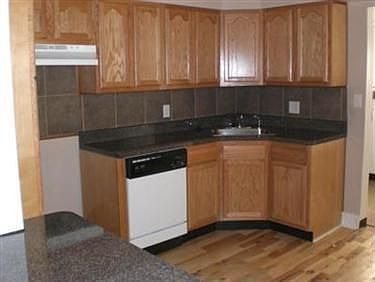 3rd image of 3985 E 53rd St