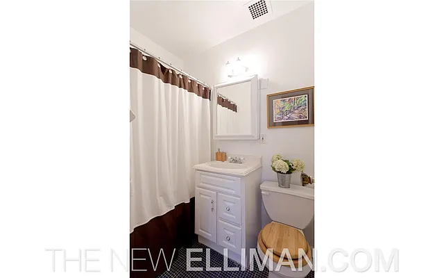 Rented by Douglas Elliman | media 20