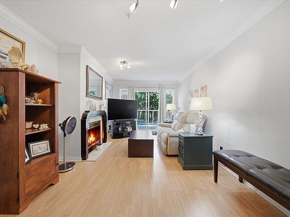 3rd image of 22275 123rd Ave #203