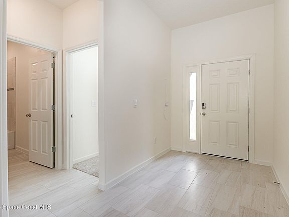 3rd image of 6630 Cameo Dr