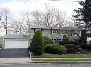 32 Wellington Rd, East Brunswick, NJ 08816