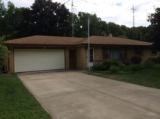 1028 Carley Ln, Saint Joseph, MI 49085