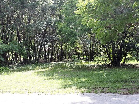 4th image of 230 Barbe St