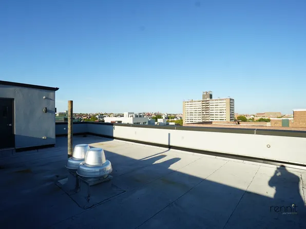 676 New York Avenue image 18 of 27