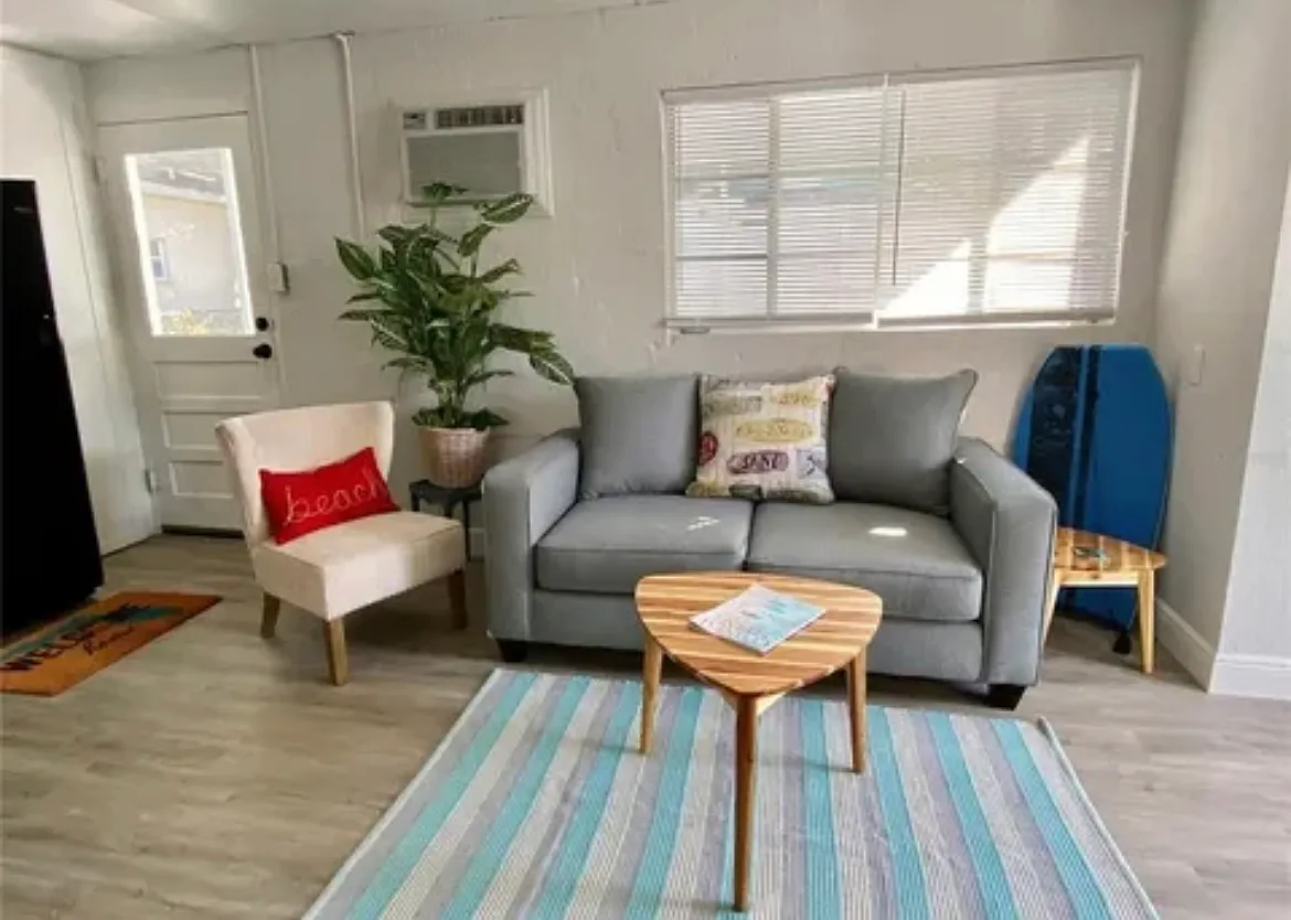 1 bed, 250 sqft, $1,300 — Photo 3