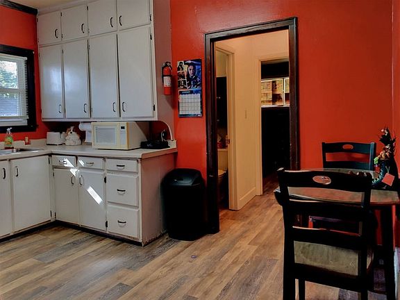 Lower Unit Kitchen