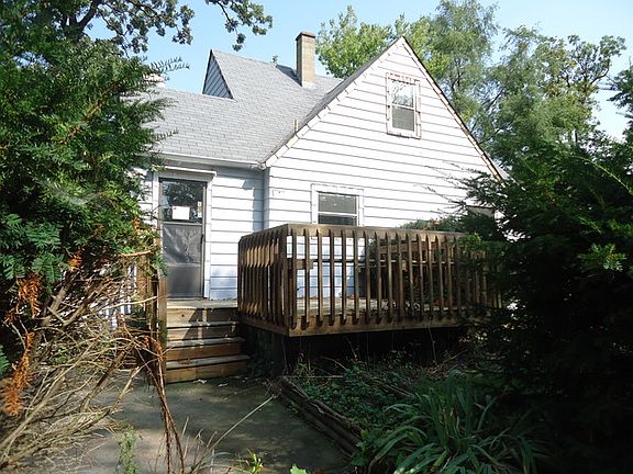 2nd image of 422 Forest Glen Dr