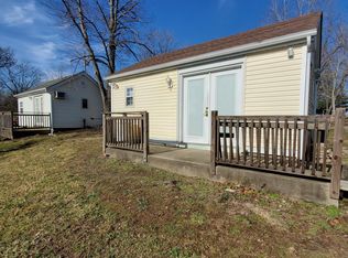 1042 Highway H, Farmington, MO 63640