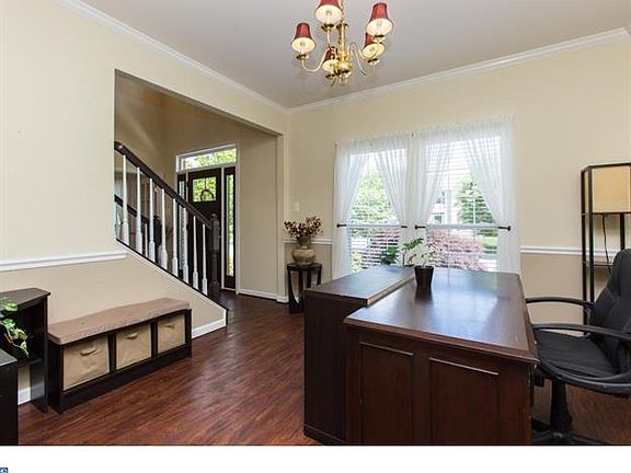 3rd image of 402 Flower Hall Dr