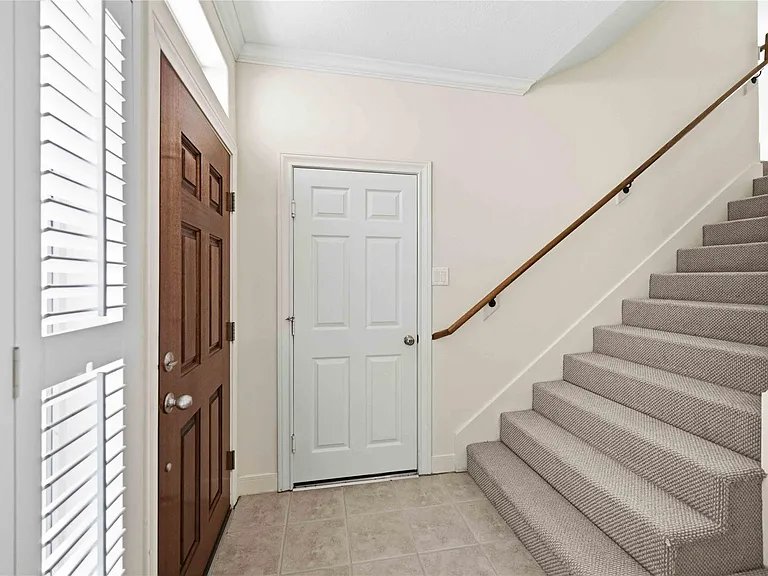 1306 Cohn St — Photo 4