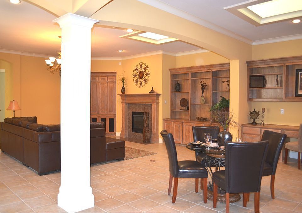 1st image of 5713 Gleneagles Dr