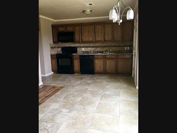 4th image of 5340 NW Ash Ave
