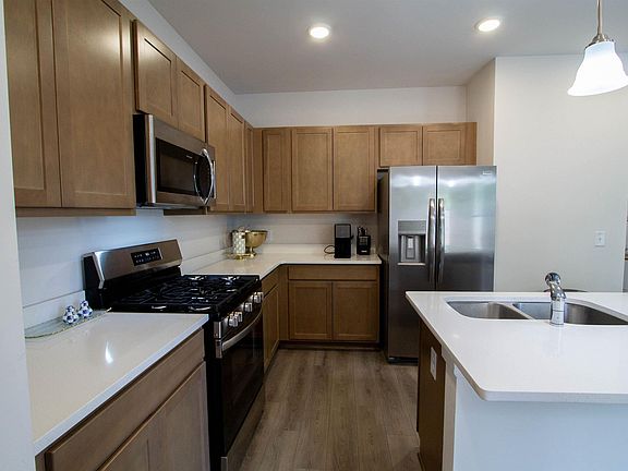 5th image of 1021 Pinnacle Pkwy