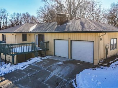 211 Meadowlark Ln, Ozawkie, KS, 66070