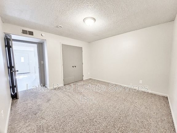 5th image of 407 W 30th St #102B