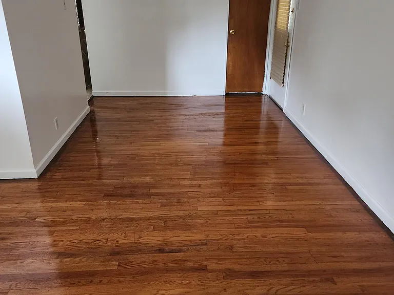 2155 Oriole Dr — Photo 2
