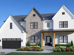 930 Fairway Dr NE, Vienna, VA 22180