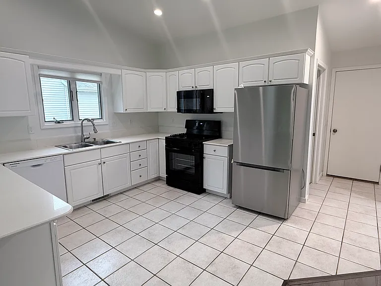 3117 Silverwood Dr — Photo 5