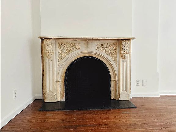 2nd image of 125 E 30th St APT 2A