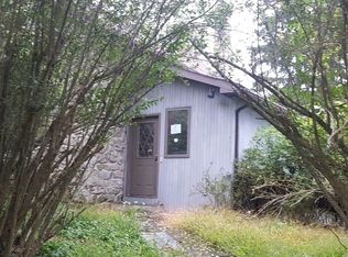 62 Anthony Rd, Glen Gardner, NJ 08826