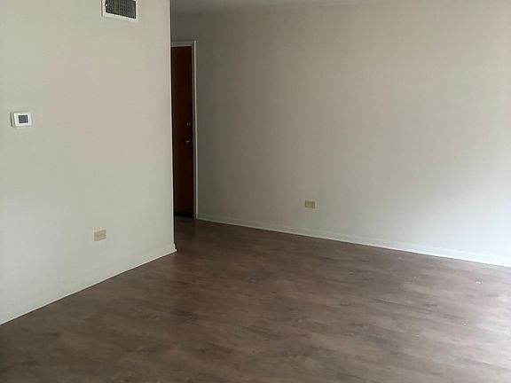 3rd image of 30 Briar St APT 1B